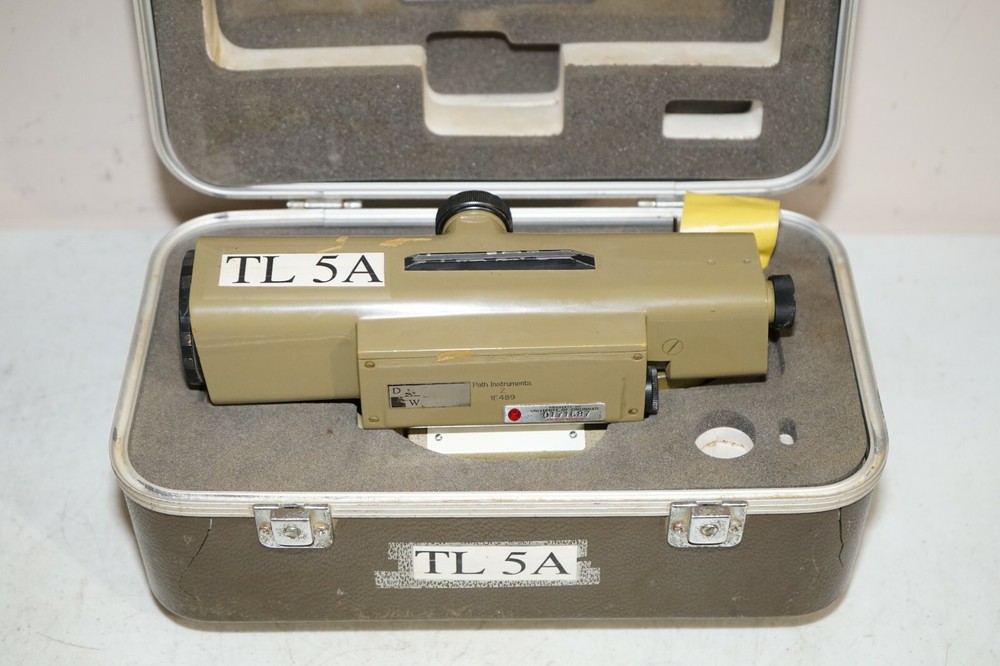 ^ Path Instruments Z Tilting Level B-203 #C548