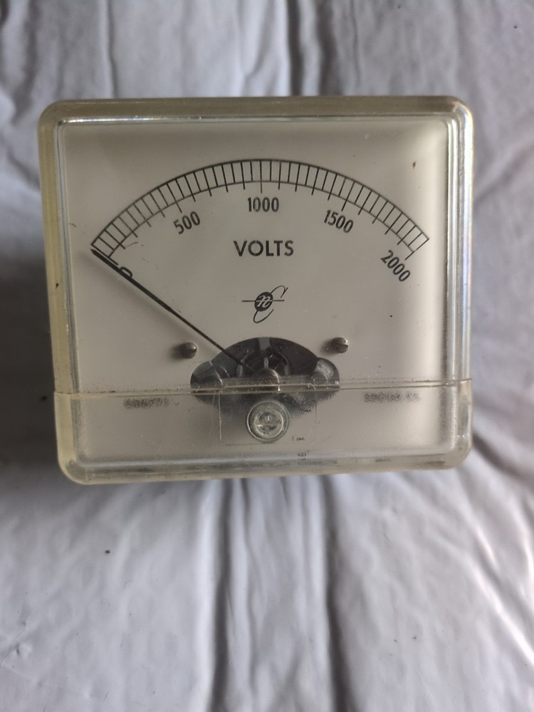 VINTAGE STEAMPUNK Square PANEL METER 0-2000 Volts Model 606771