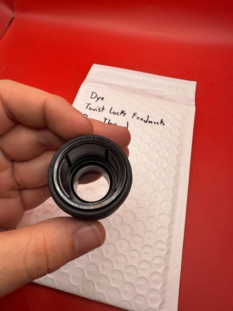 Dye Twist Lock Feedneck Dye Thread