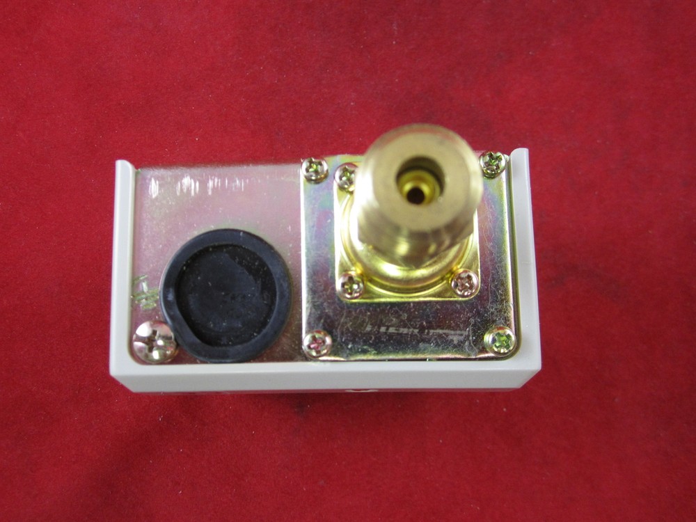 M21042 Adjustable Pressure Switch (HS-230)