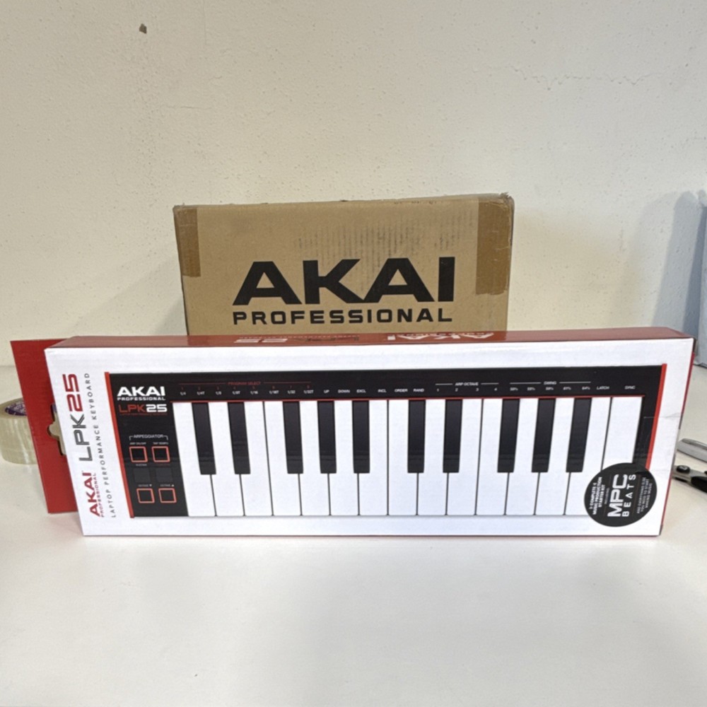 Akai Professional LPK25 MIDI Keyboard Controller 25 Synth Keys USB Software