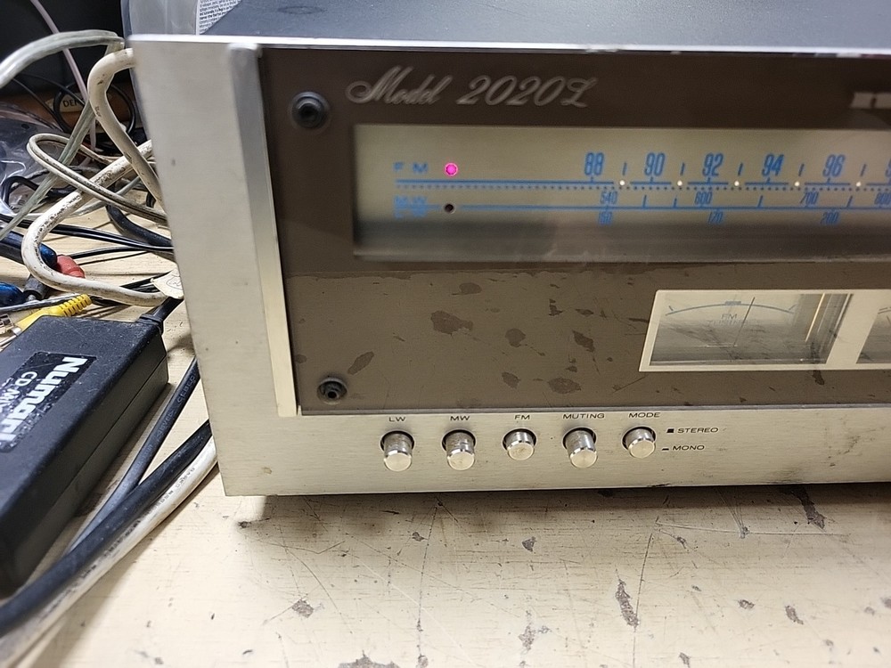 MARANTZ 2020L Stereo Tuner - Working