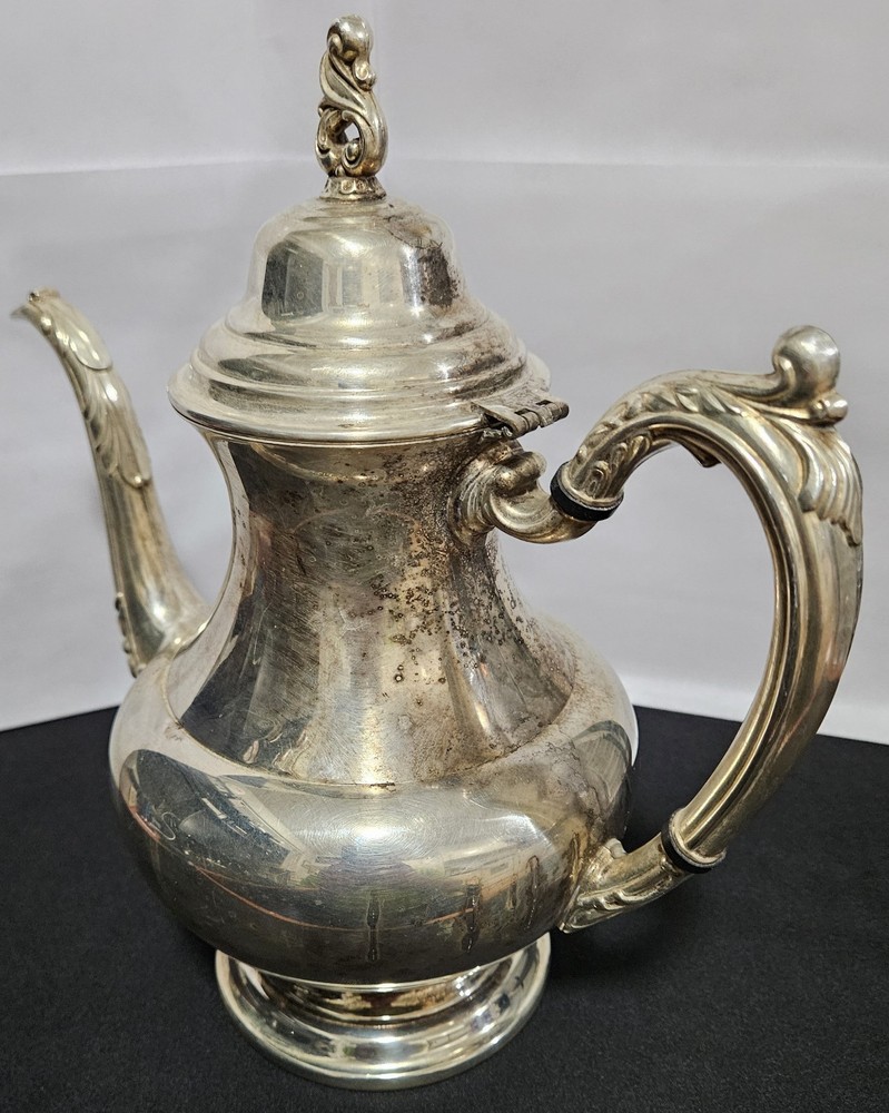 Oneida Silversmiths Sea Crest Coffee Pot