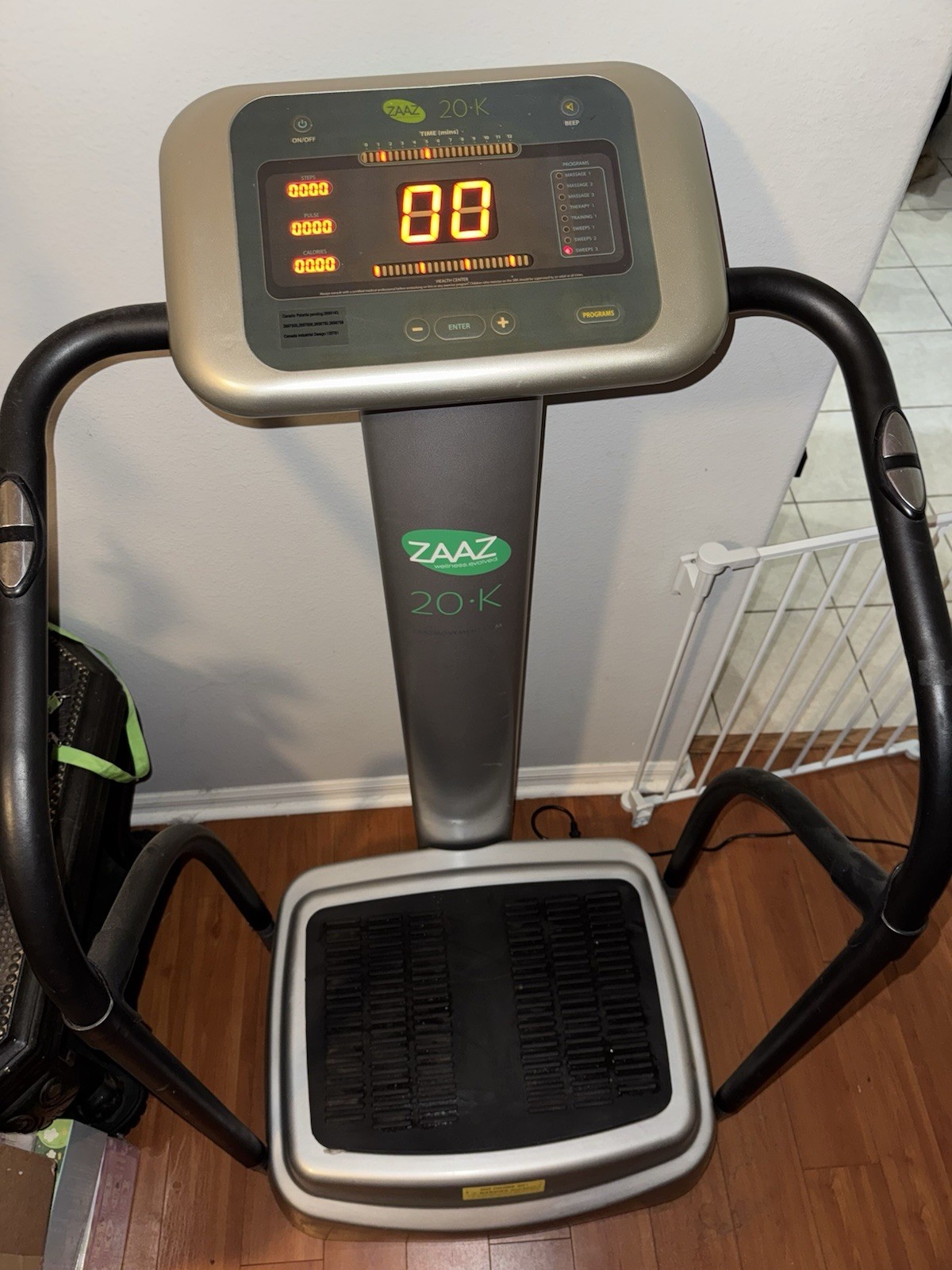 ZAAZ 20-K Oscillating Vibration Platform, Adjustable Speed, LCD, Gray/Black