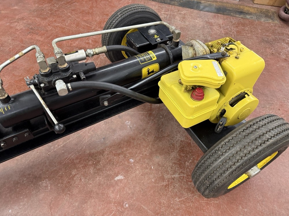 John Deere Model 5JD Horizontal Log Splitter W/Hitch