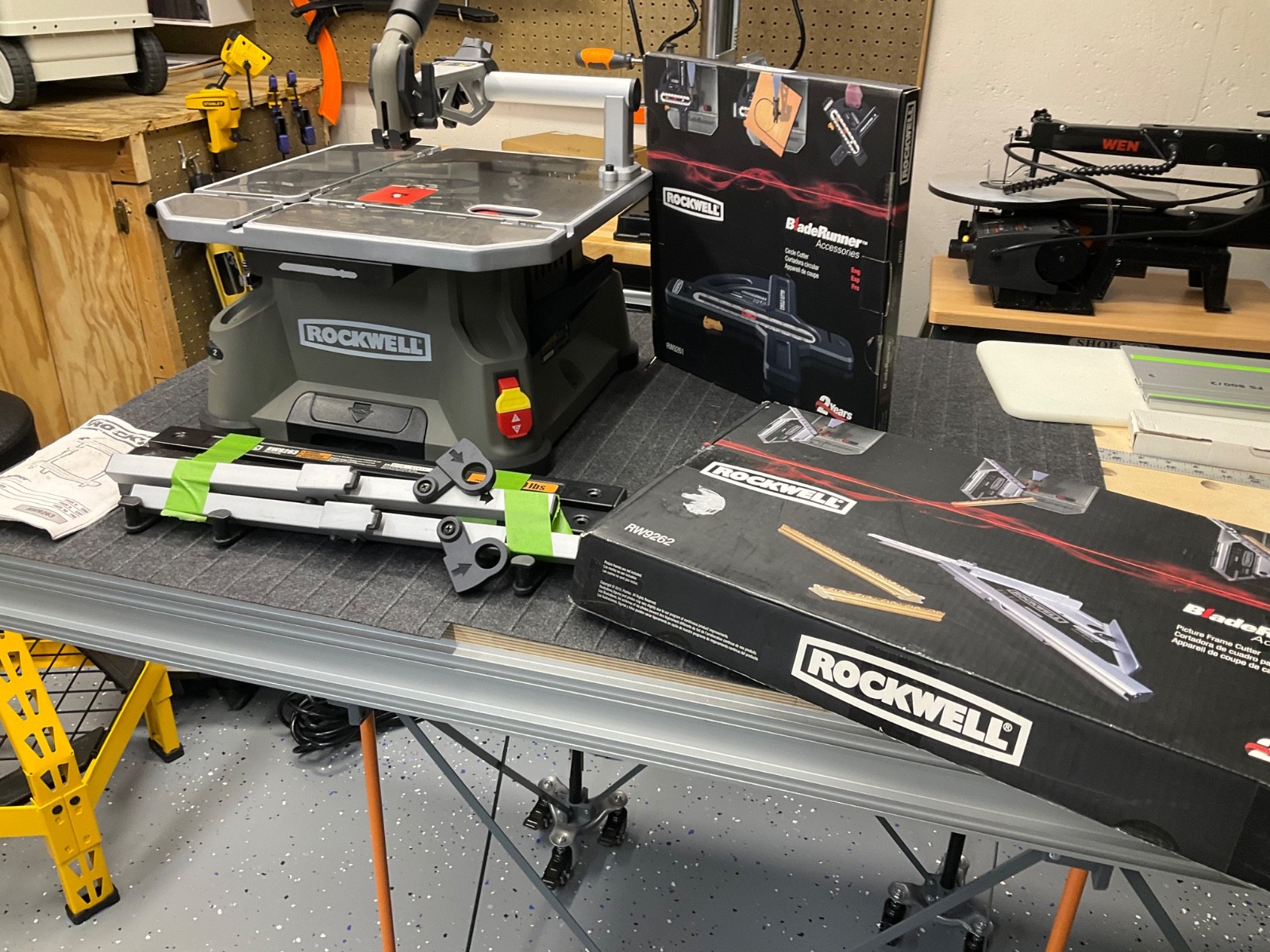 Rockwell BladeRunner RK7320 Tabletop | Portable Multi-Purpose Jigsaw w extras!