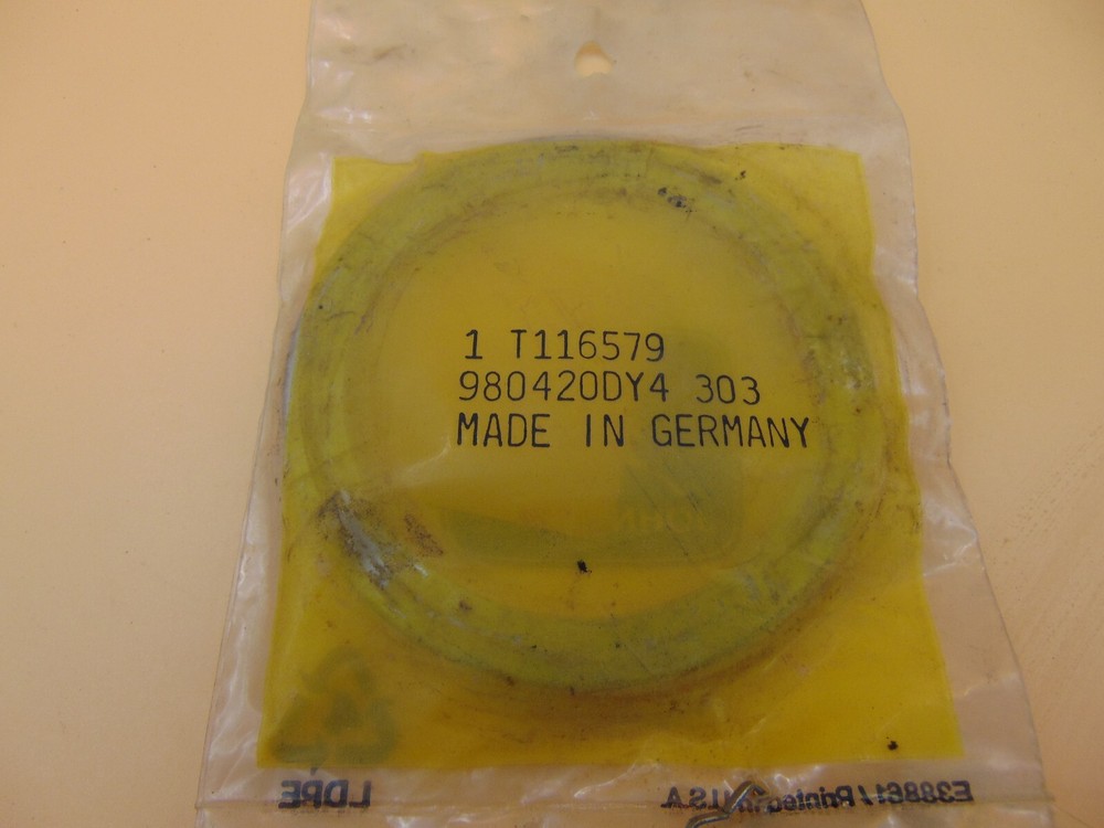 JOHN DEERE-  RING, GUIDE -  T116579    6A03B1