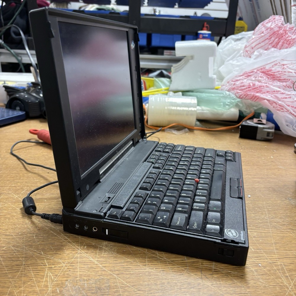 IBM Thinkpad 365X - Vintage Intel Pentium Notebook with Microsoft Windows