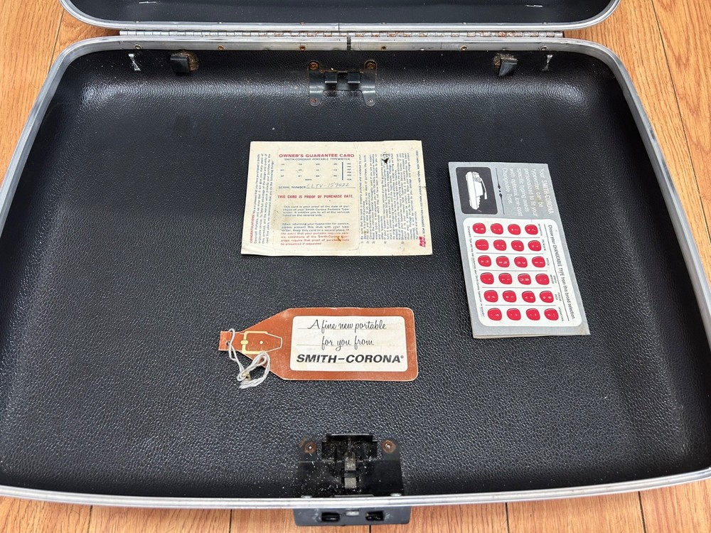 Smith Corona Classic 12 Typewriter w/ case