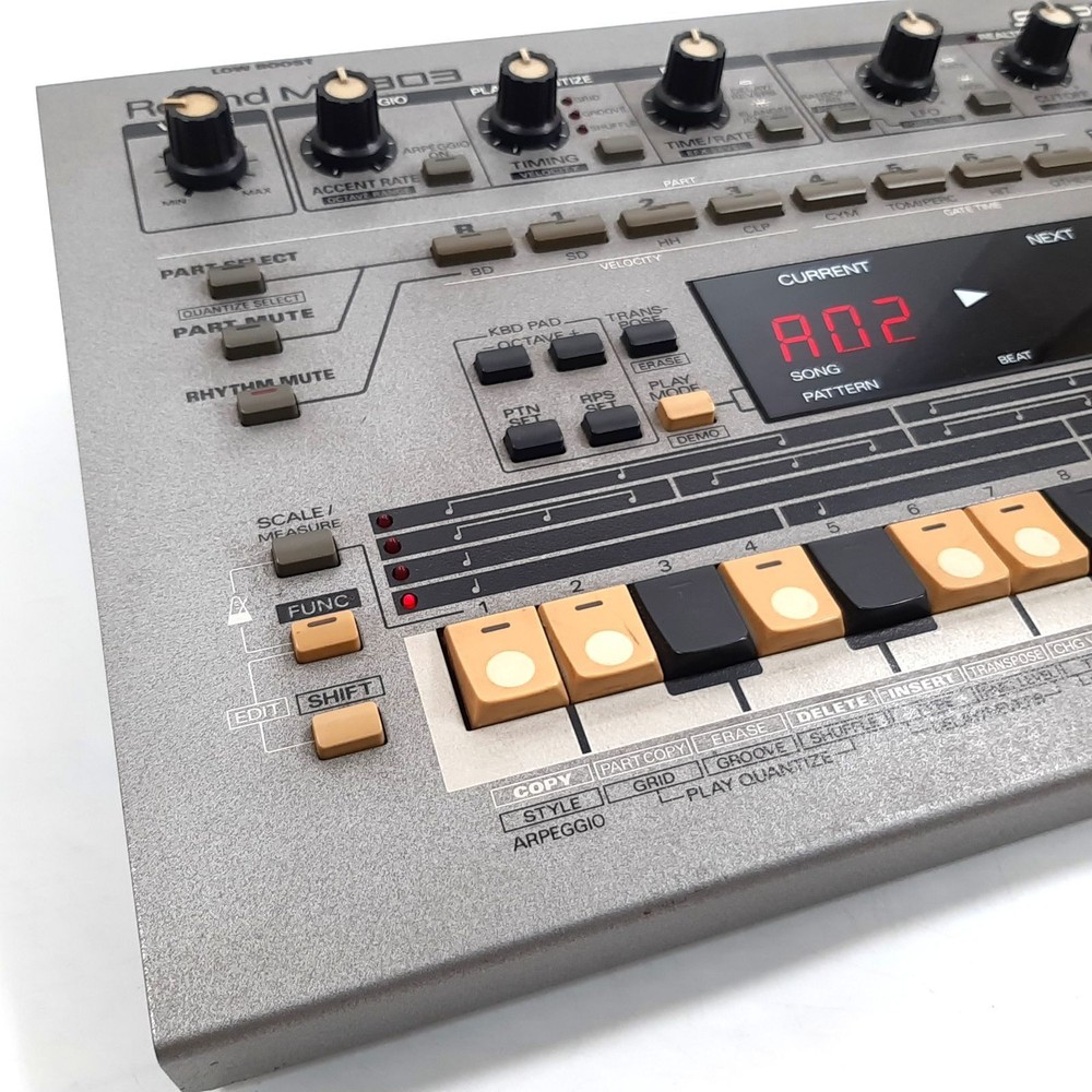 Roland MC-303 Sequencer Groovebox Drum Machine Sound Module