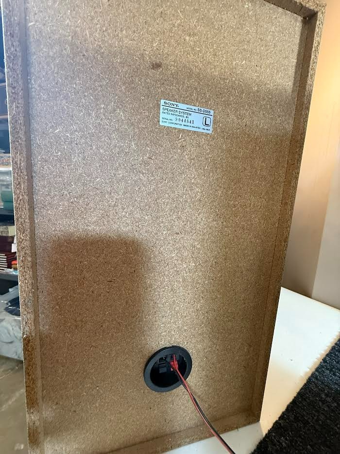 SONY SS-D555 Speaker System - PAIR