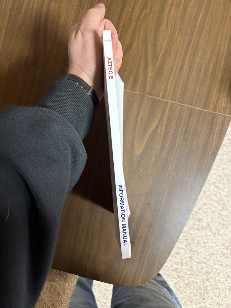 Piper Aztec E Pilot’s Operating Manual