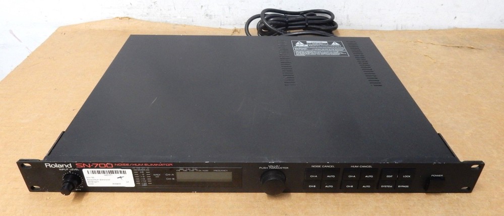 ROLAND	SN-700 Noise/Hum Eliminator