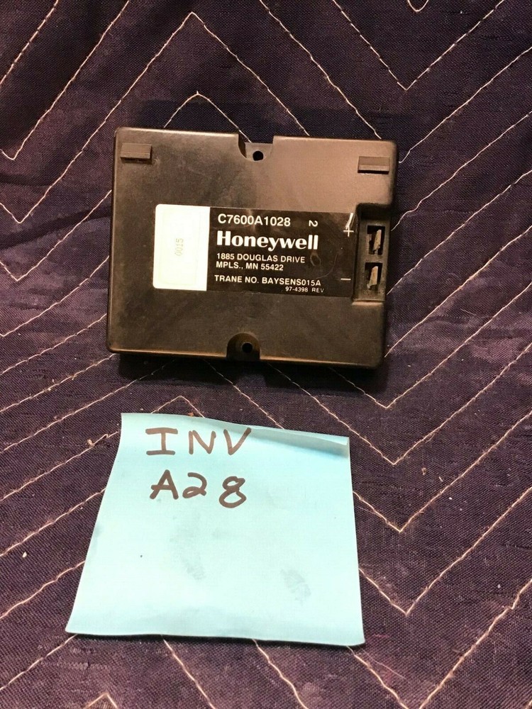 Honeywell Trane C7600A1028 Solid State Humidity Switch Sensor Black - Used