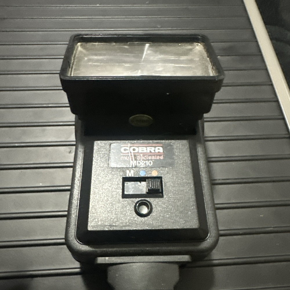Cobra MD210 Flash Unit with Diffuser and Filter Set