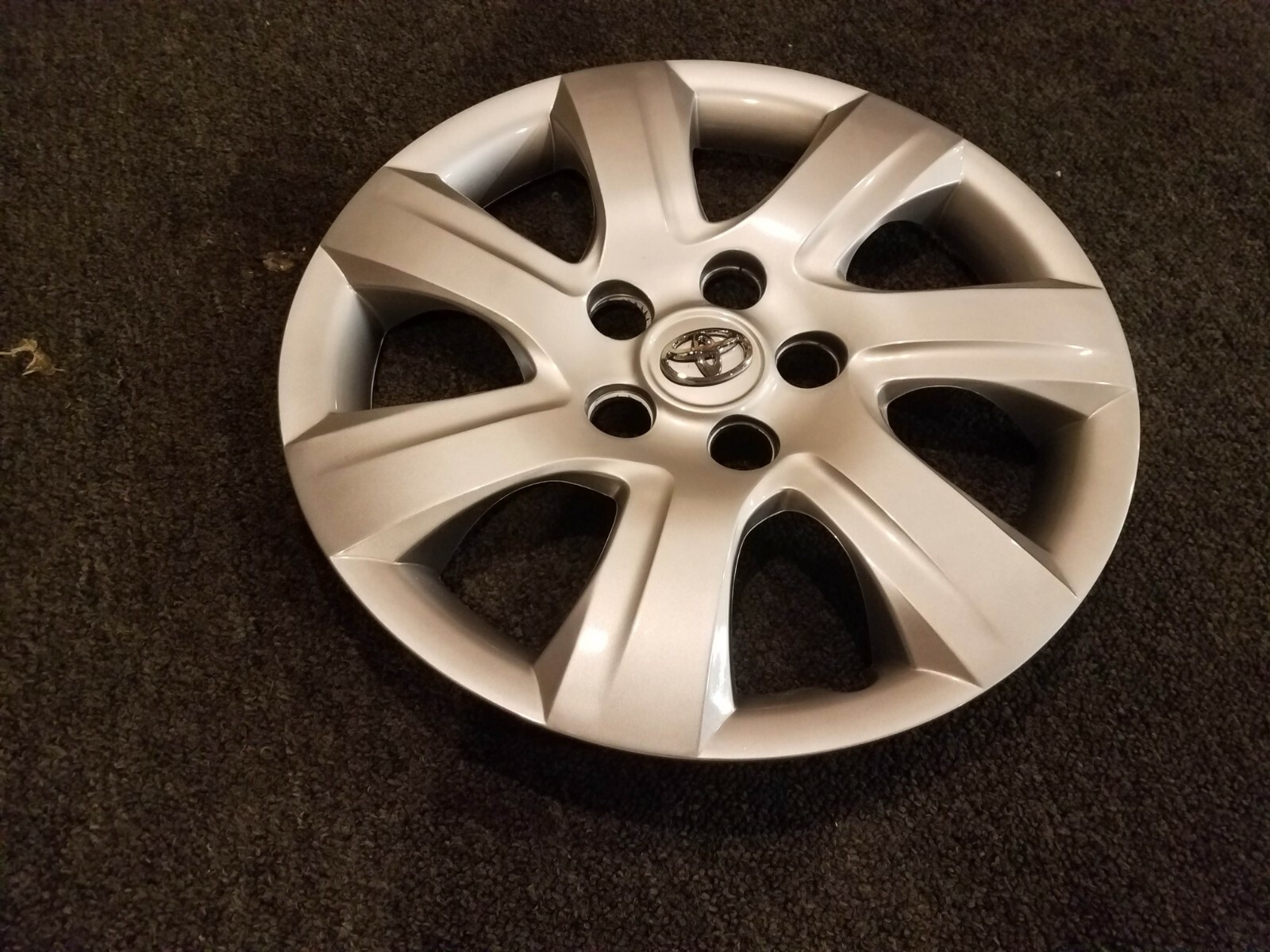 Brand New 2010 10 2011 11 Camry 16" Hubcap Wheel Cover 61155