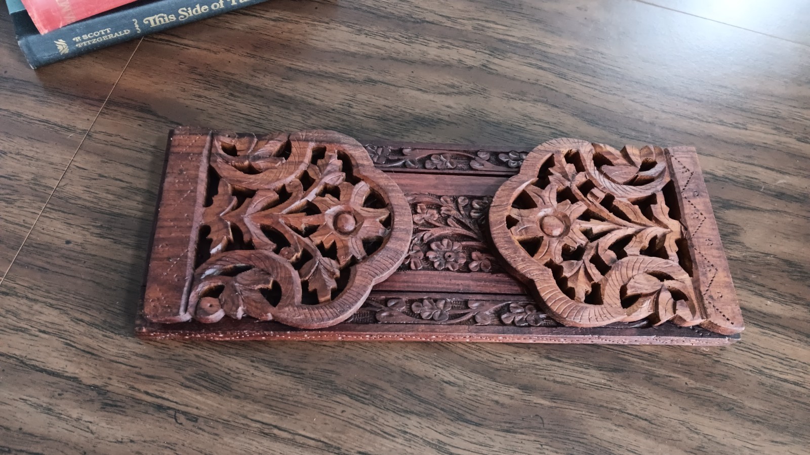 Hand Carved Ornate Wooden Floral Table Top Expandable Book End~ Made In India