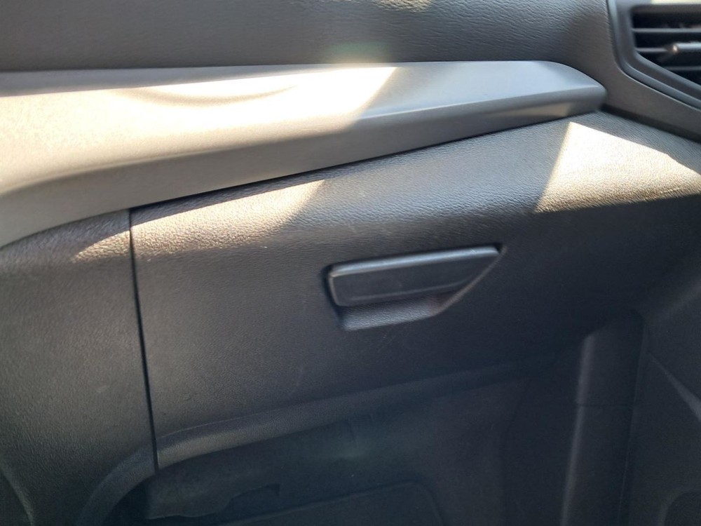 ESCAPE    2013 Glove Box 4772461