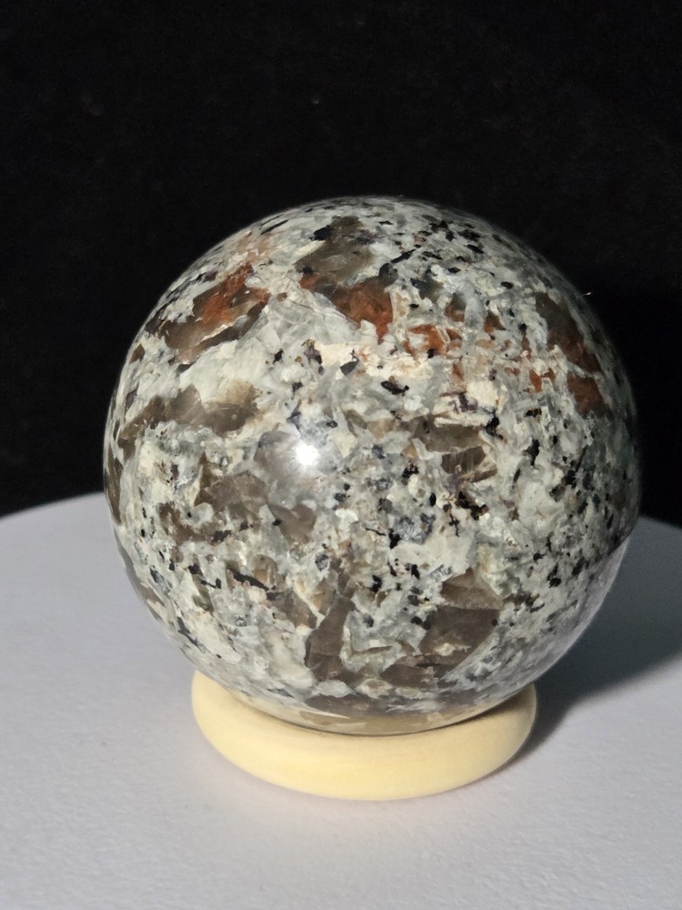 Yooperlite Sphere 57 mm 258 grams
