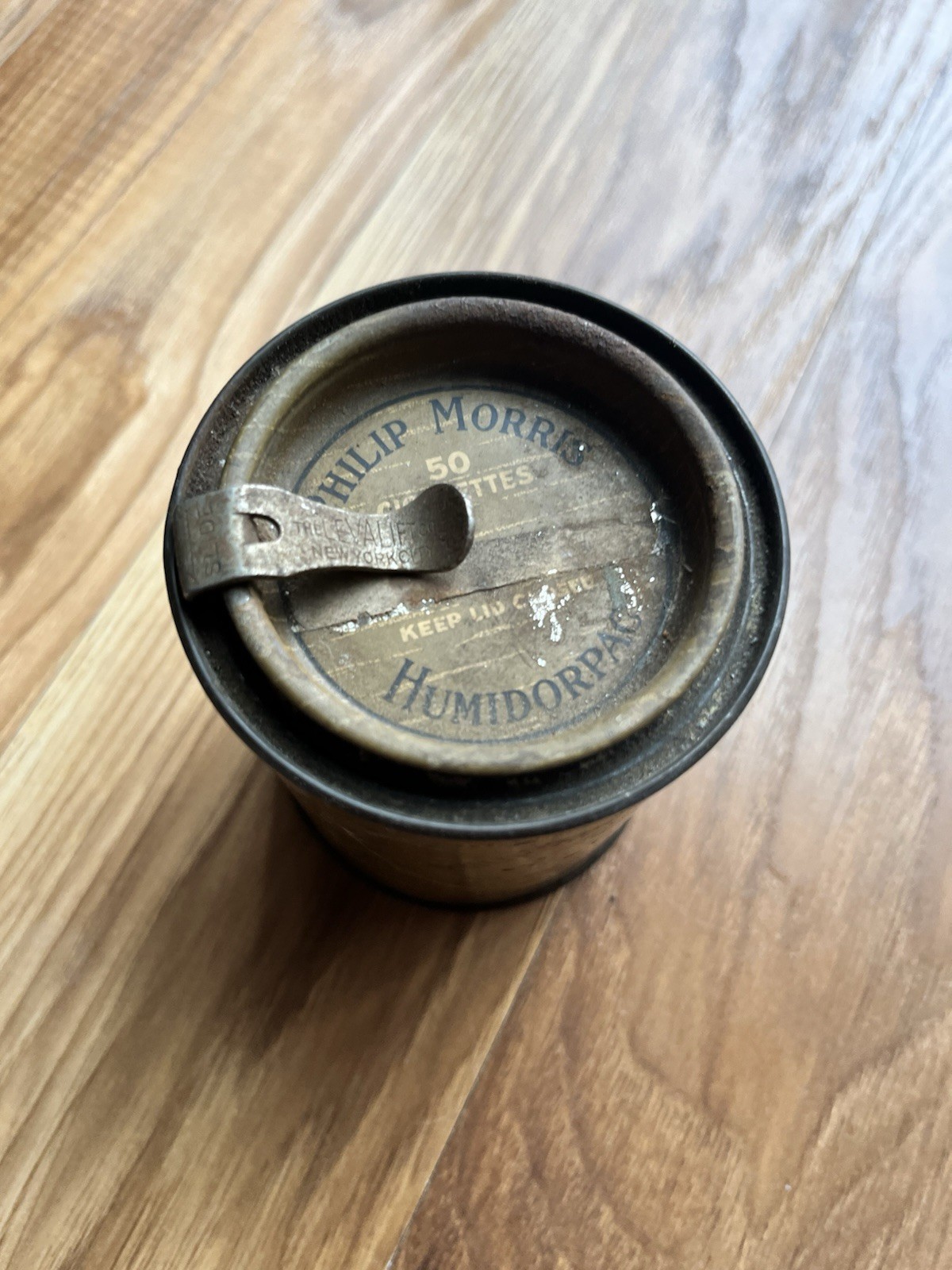 vintage phillip morris & co . cigarettes english blend metal tin