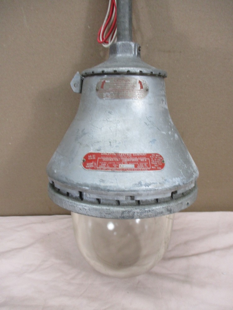 Appleton Electric Company 200W Vented Explosion Proof Light AA-51 Series