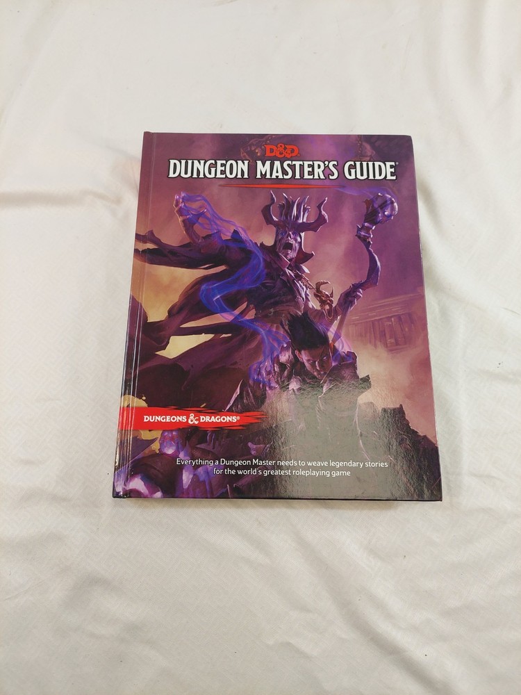 Dungeon Masters Guide - D&D 5e Book Dungeons and Dragons DnD PRISTINE CONDITION