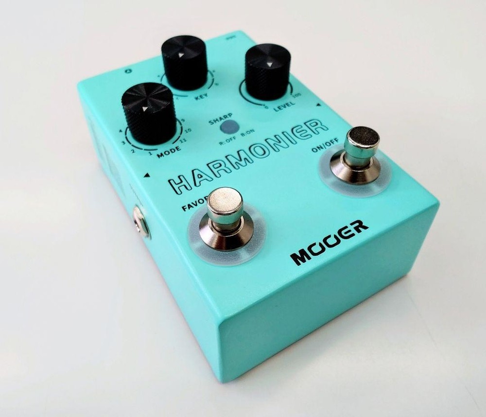 and ! Mooer MVP2 Harmonier