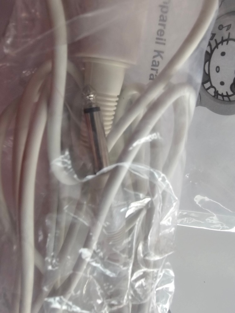 Hello Kitty CD+G Karaoke machine Microphone w Screen IPad & IPhone Connection