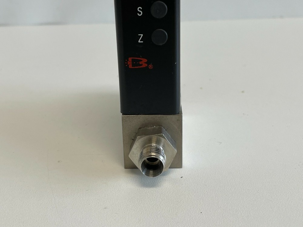U2: Brooks 5850TR Mass Flow Controller 5850 TR Series