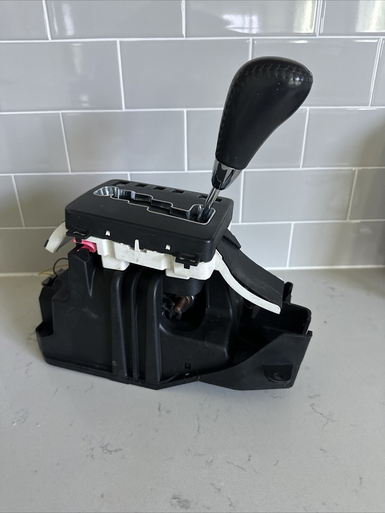 2005 to 2007 Chrysler Pacifica Gear Shifter Assembly Shift