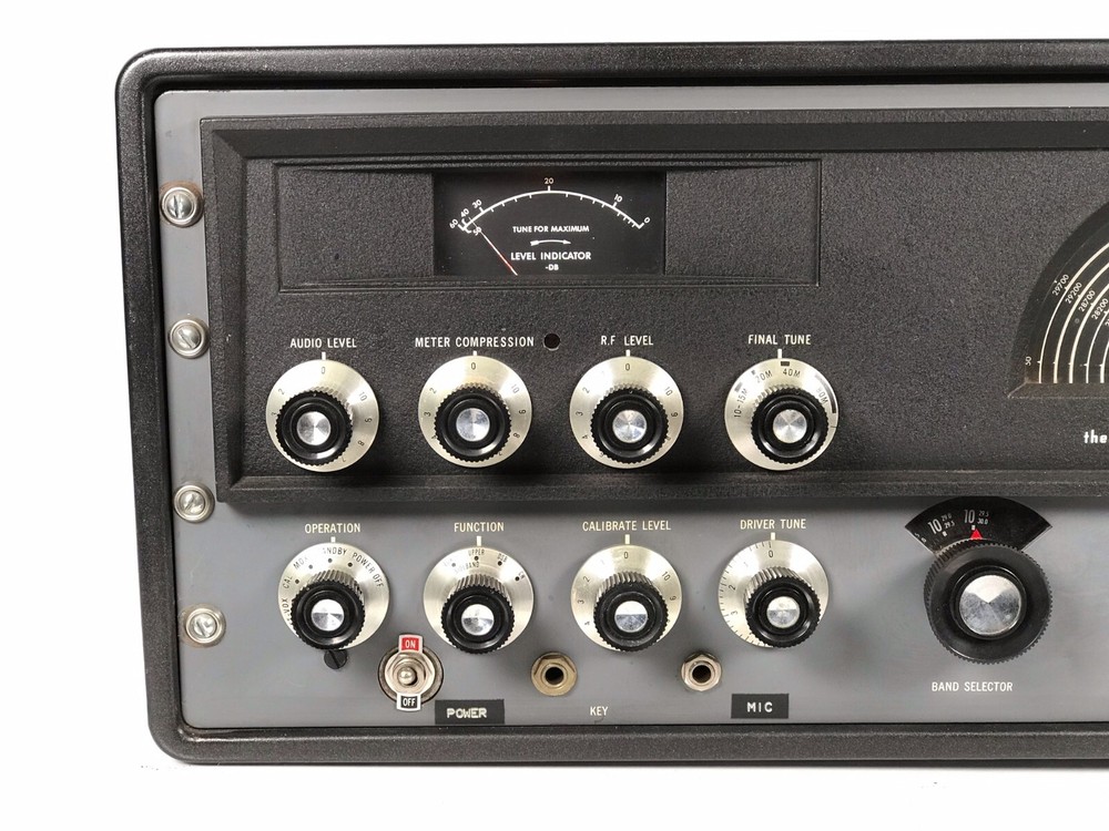 Hallicrafters HT-32B Transmitter