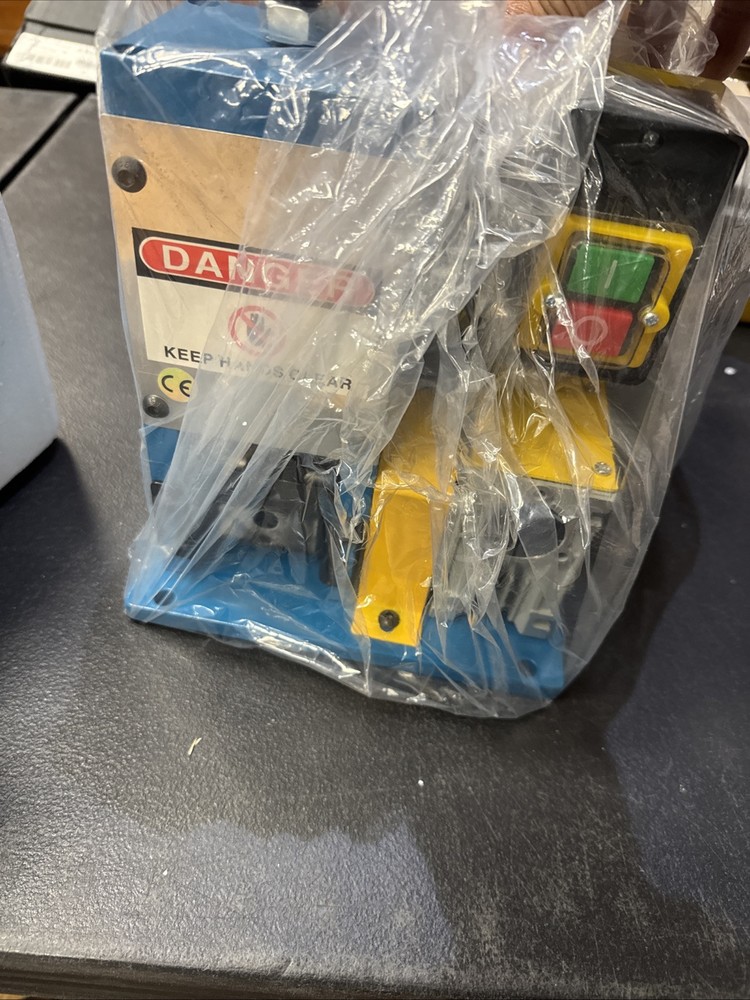 Small Pulling Horizontal Wire Stripping Machine with Motor Scrap Copper Wire