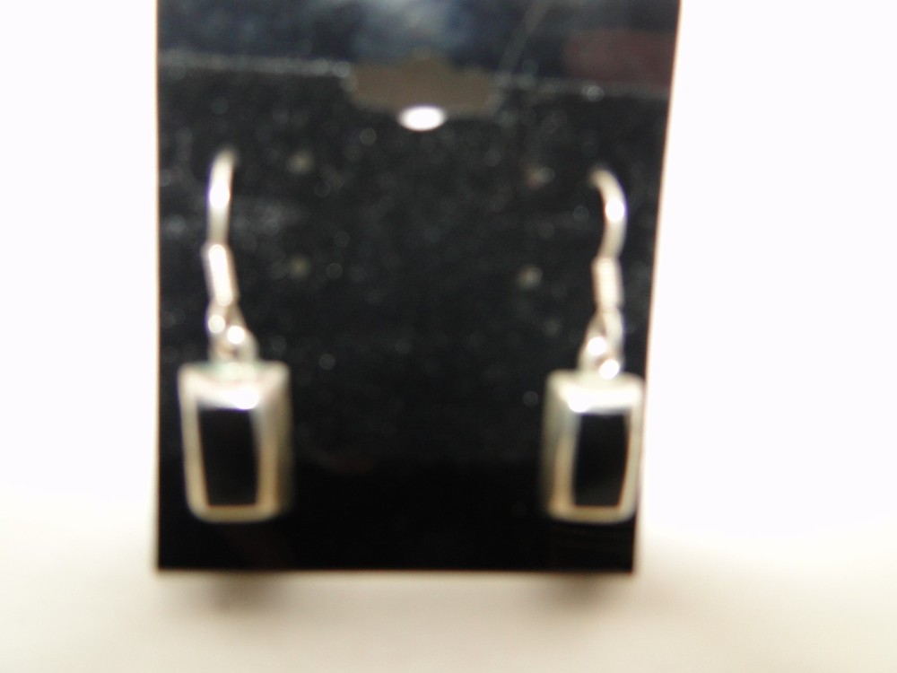 .925 Sterling Silver Ear Rings with Black Real Stone