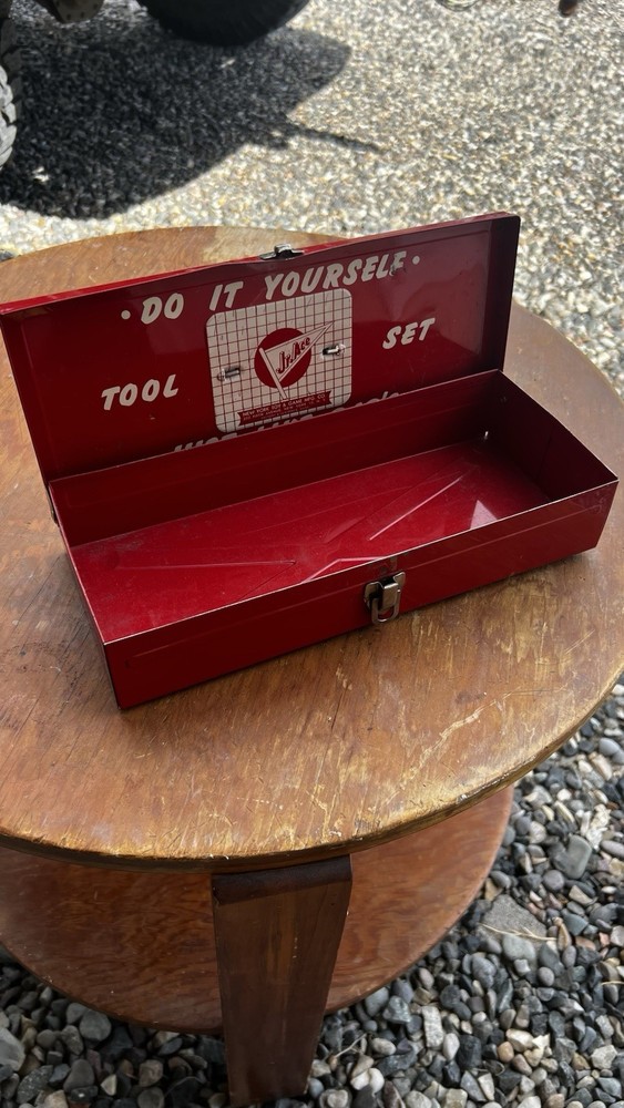 Vintage Jr. Ace Do It Yourself Tool Box