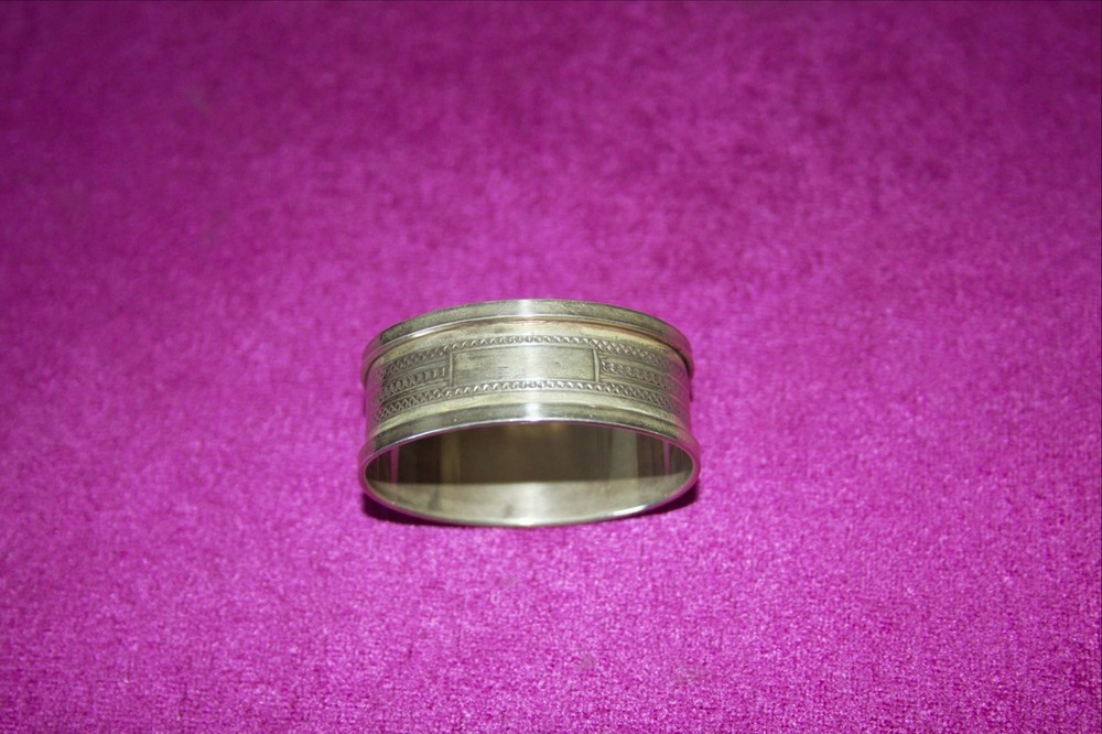 Antique solid silver napkin ring - hallmark H.G & S K