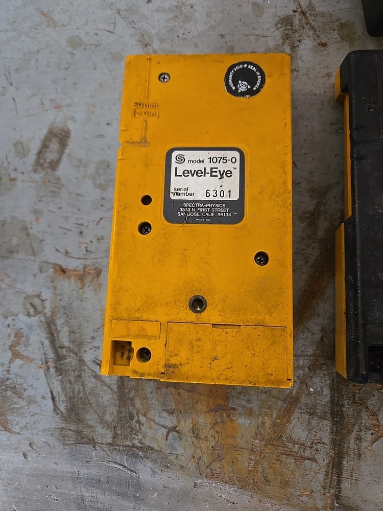 Spectra-Physics Trimble RC501 Remote + 2x Level-Eye Modules