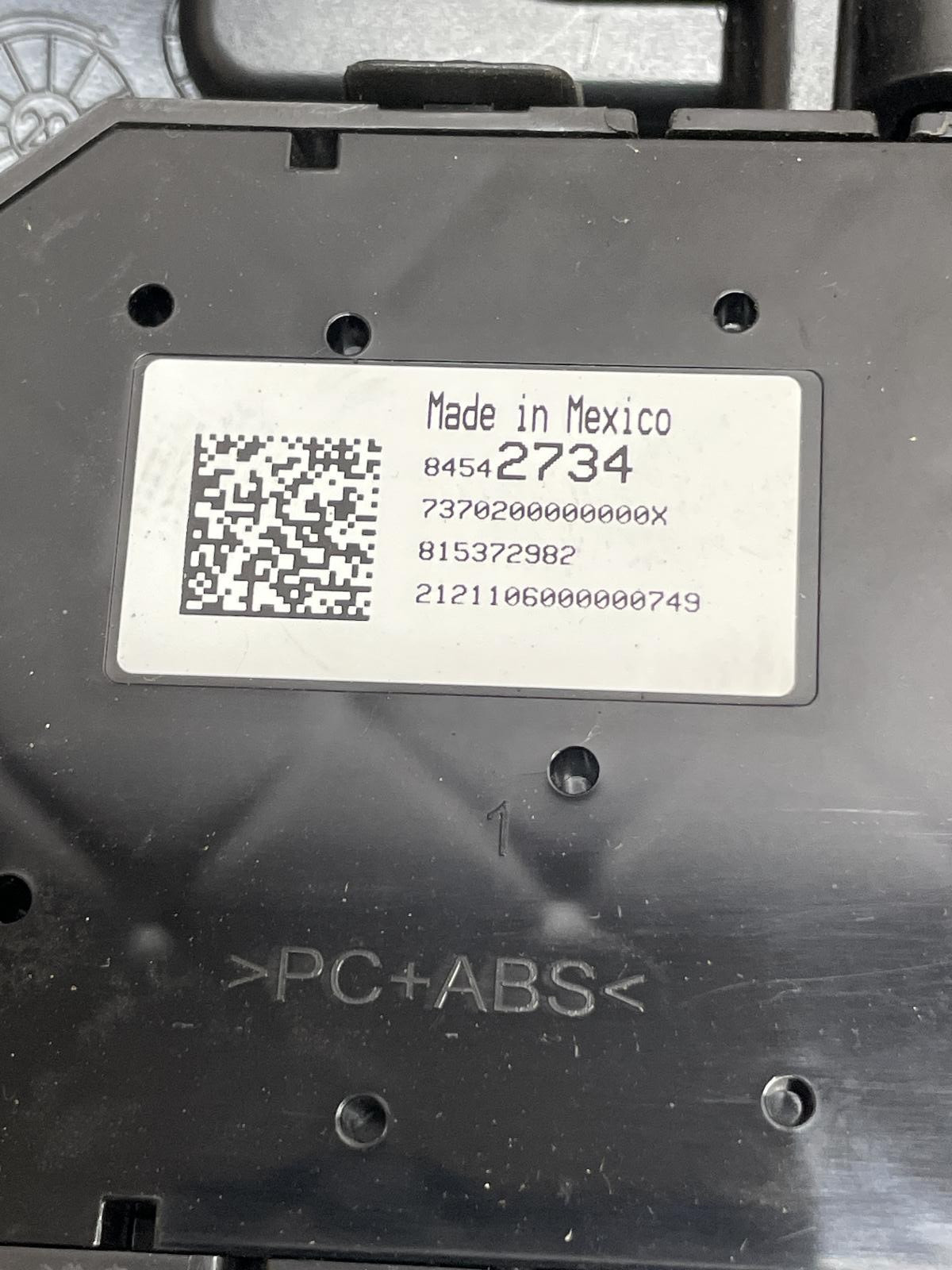 2021 CHEVY SILVERADO 2500 RADIO CONTROL PANEL 8" DISPLAY 84799539 HEAT/AC DASH