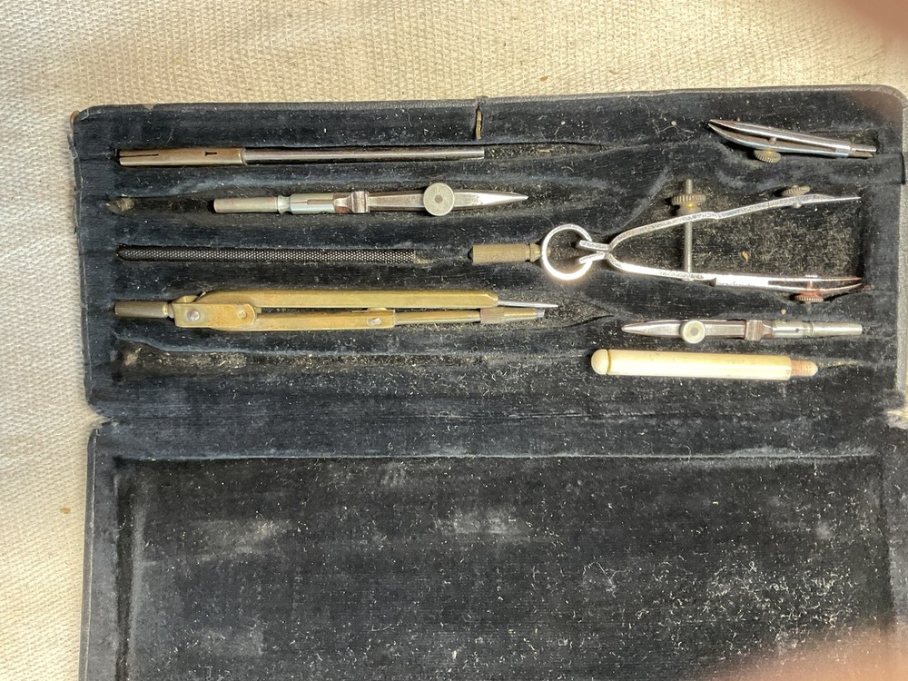 vintage drafting compass set In D Cent Condition