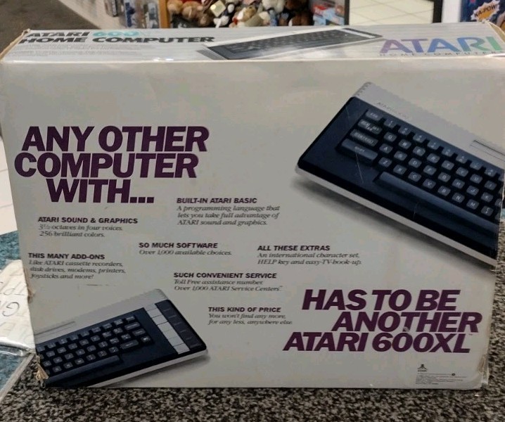 Atari 600XL VTG Home Computer Video Game Console Untested