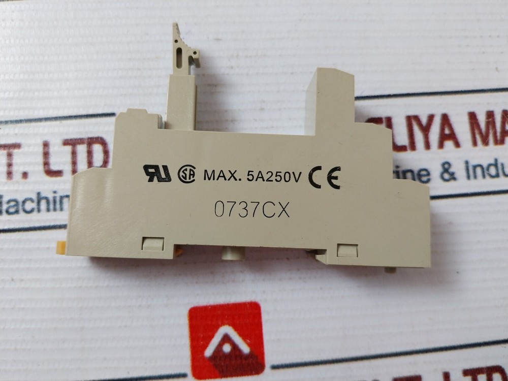 Omron P2RF-08-E Relay Socket P51736-03 250