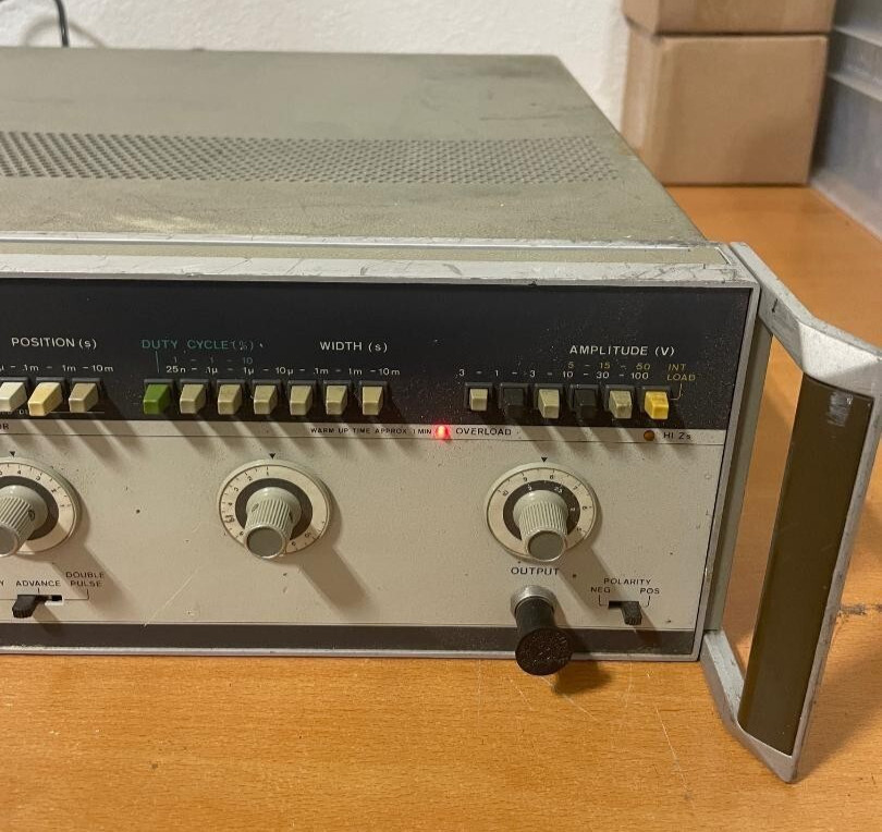 HEWLETT PACKARD HP 214B PULSE GENERATOR