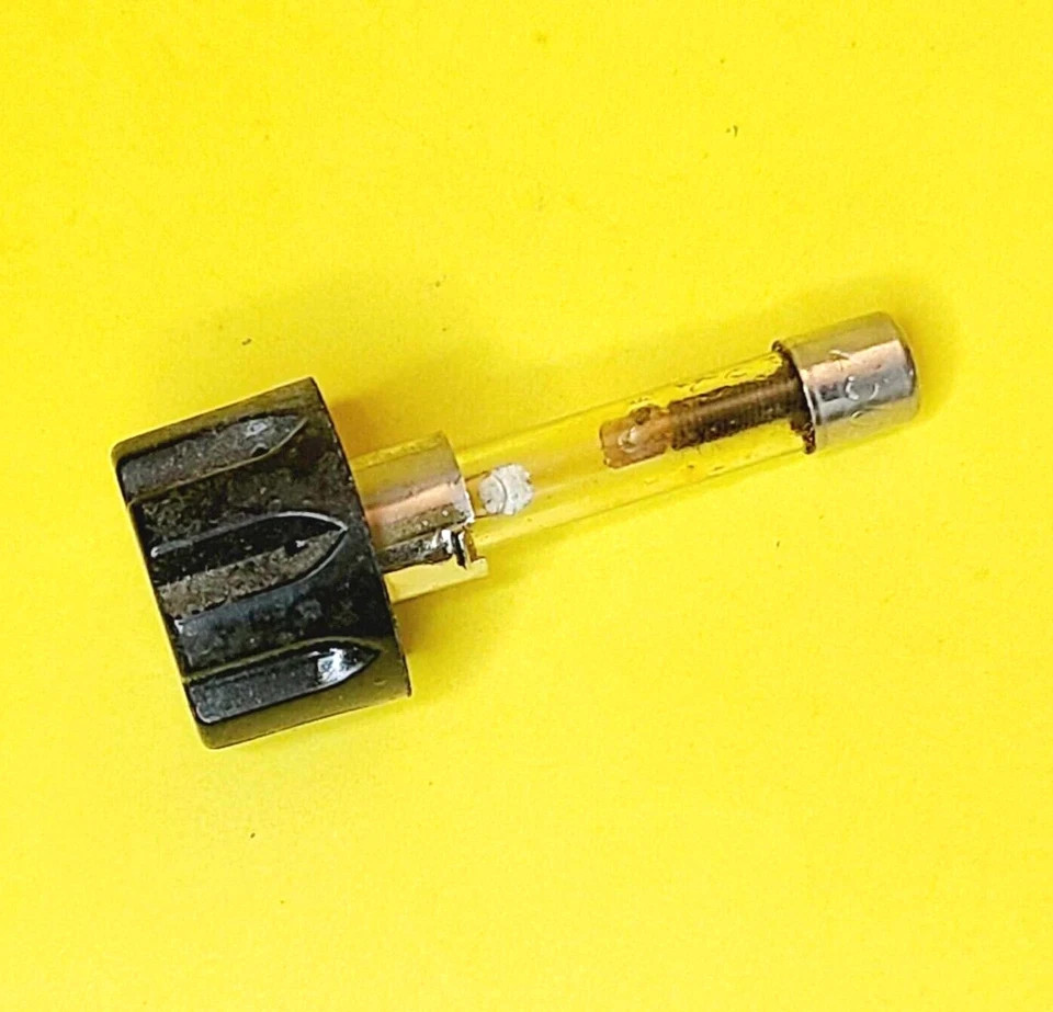 *UNTESTED MAYBE FUSE ISSUE?* VINTAGE MOTOROLA XT1605CM INTERCOM SYSTEM W/ MIC