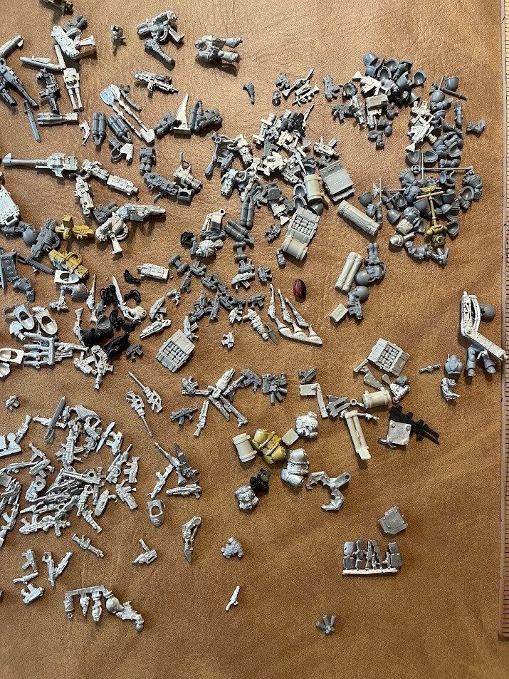 Large Lot of Warhammer 40k Bits 250+ Pieces Metal & Plastic