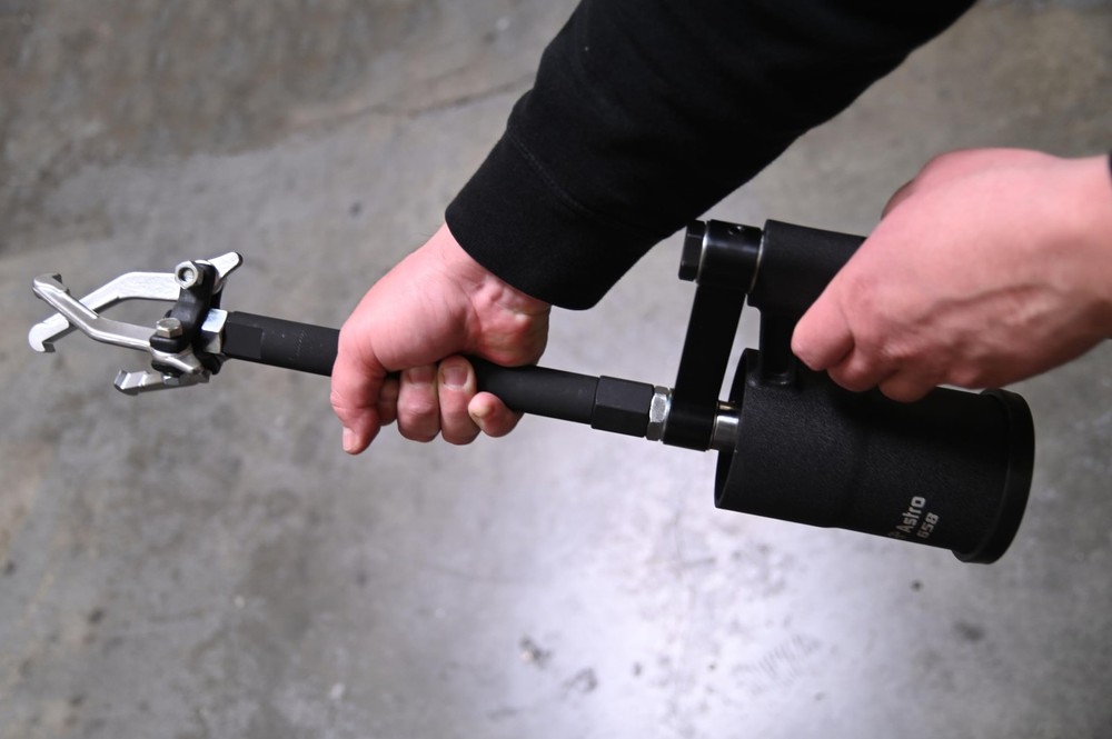 Astro Tools 658 Stubby Air Slide Hammer Black