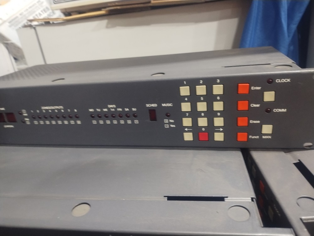 RAULAND MODEL 2524 MASTER CLOCK Intercom System.