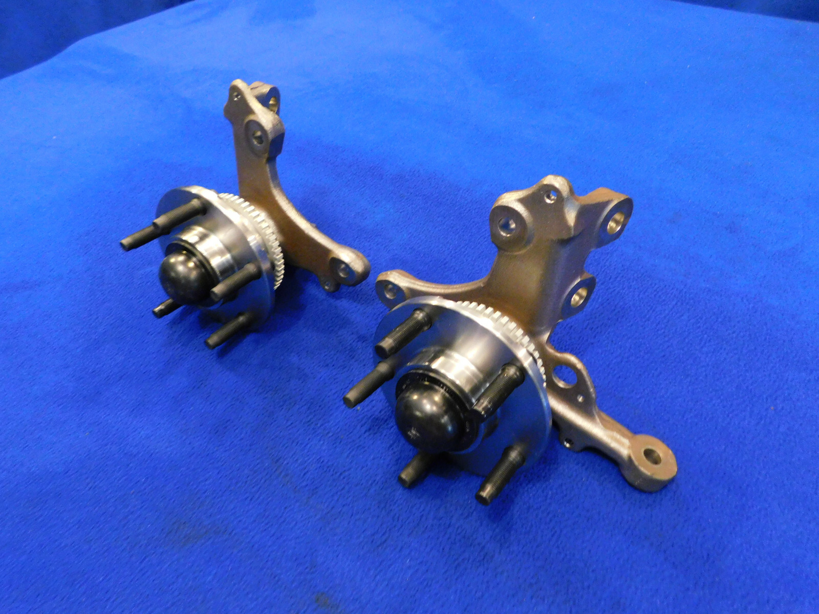 1996-2004 Ford Mustang 5 Lug Disc Brake Spindles Hubs Fox Body Conversion