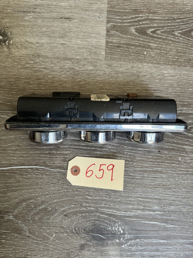 FREIGHTLINER CASCADIA TEMPERATURE CONTROL SWITCH - P/N: A22- 60645 -501