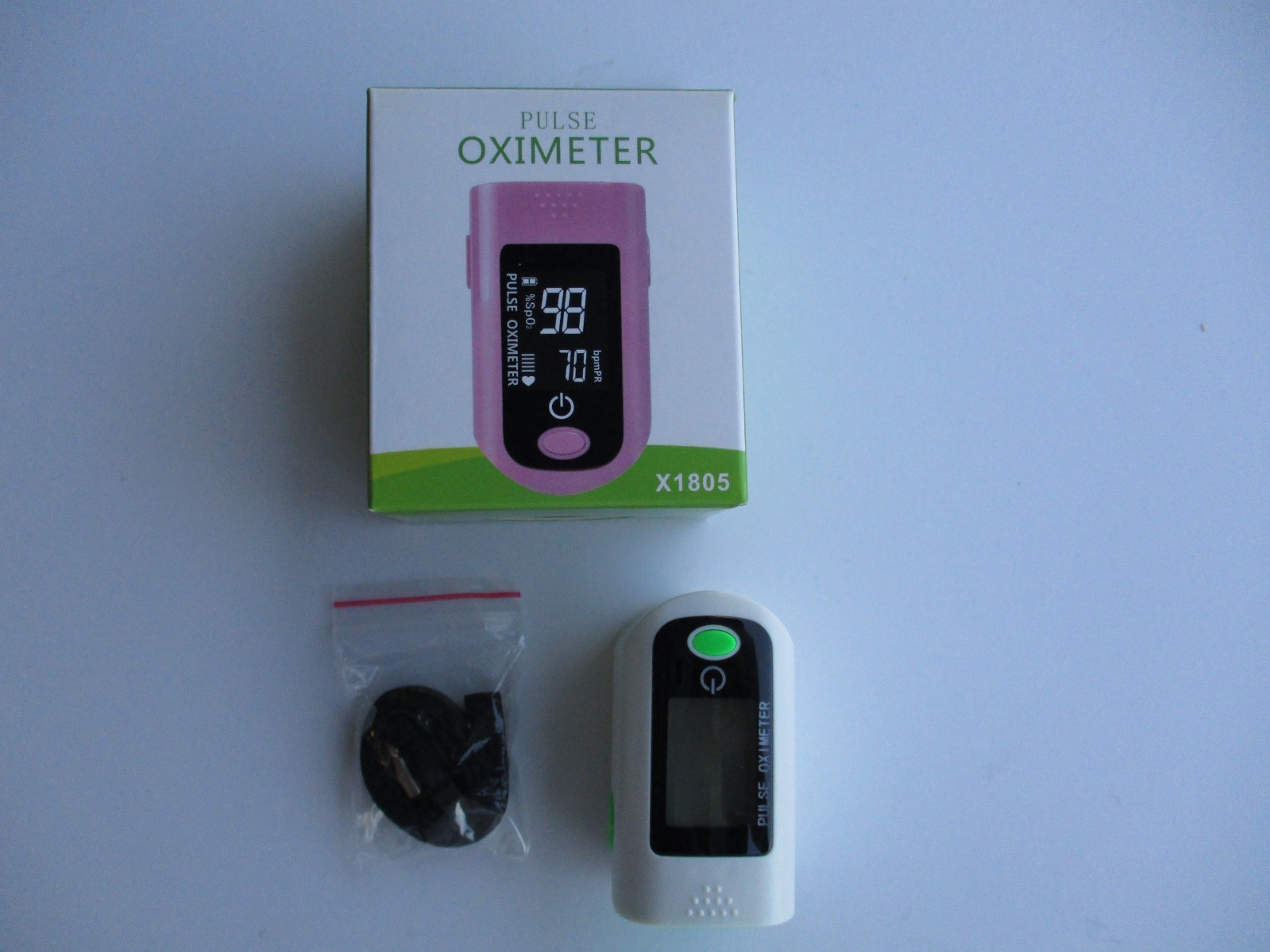 Pulse Oximeter Fingertip Heart Pulse Rate and Blood-Oxygen Monitor