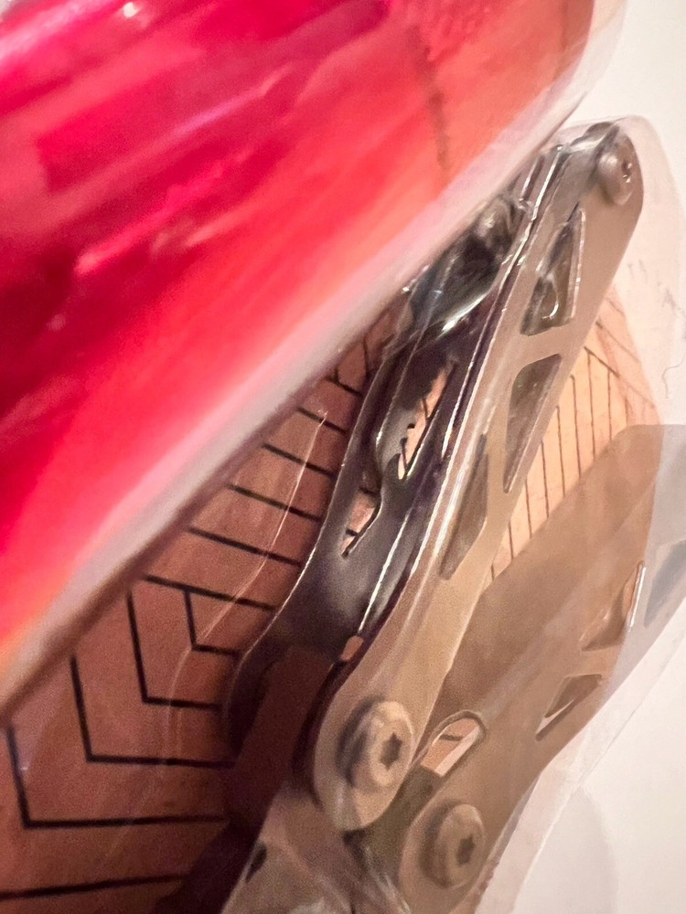 CRAFTED IMPORTS MULTI TOOL & TORCH SET 12 IN 1 SET & SIX LED FLASHLIGHT NEW PKG