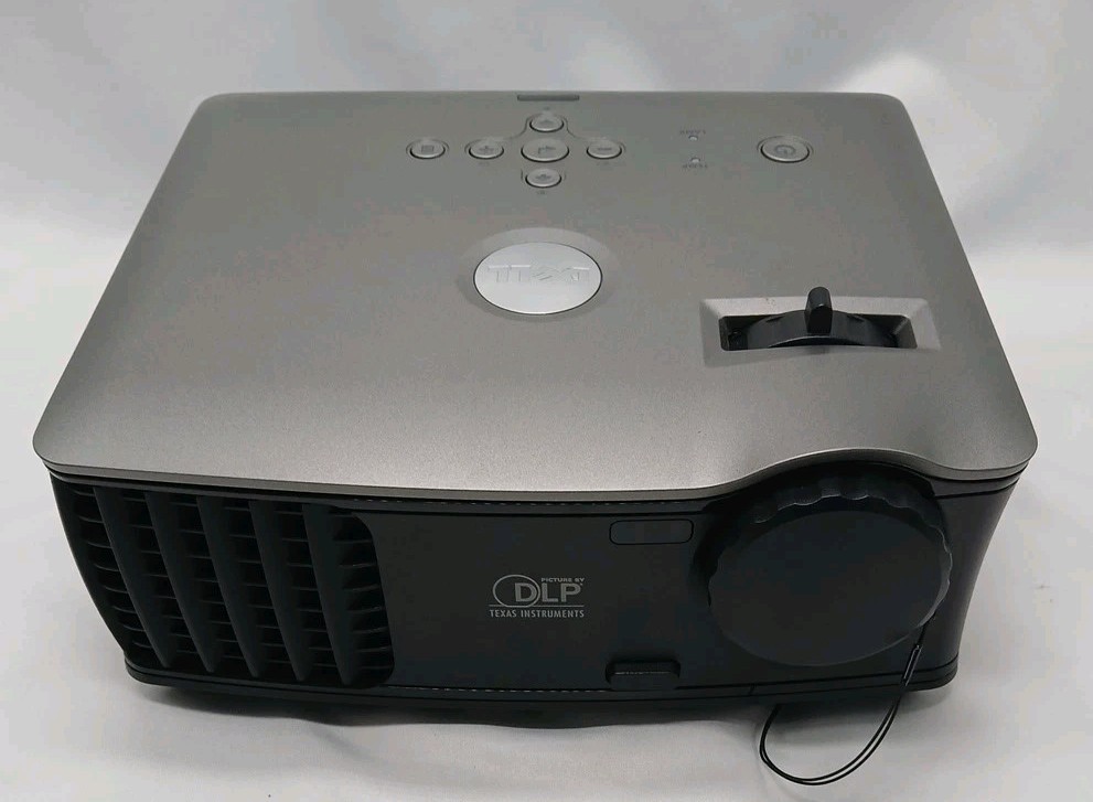 Dell 1800MP Compact Portable DLP Front Projector NO REMOTE Please READ
